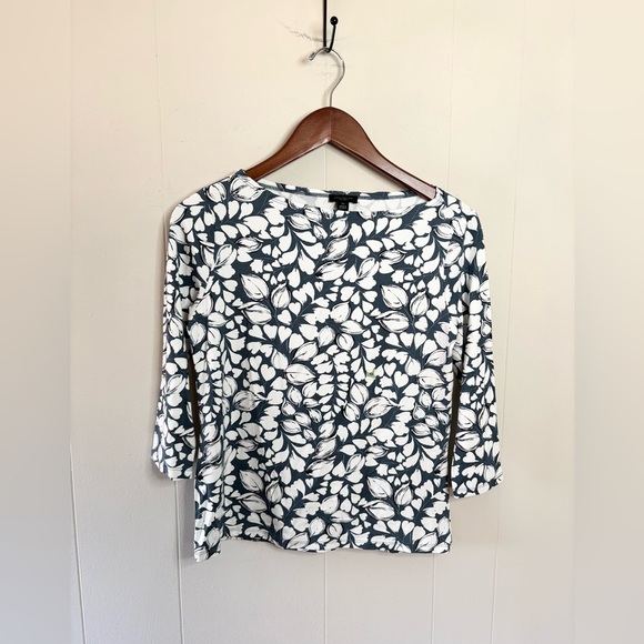 Ann Taylor loft jersey knit boatneck printed blouse size XS new - Picture 1 of 5